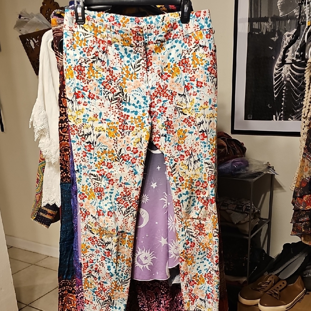 New York & Company Floral Print Ankle Pants